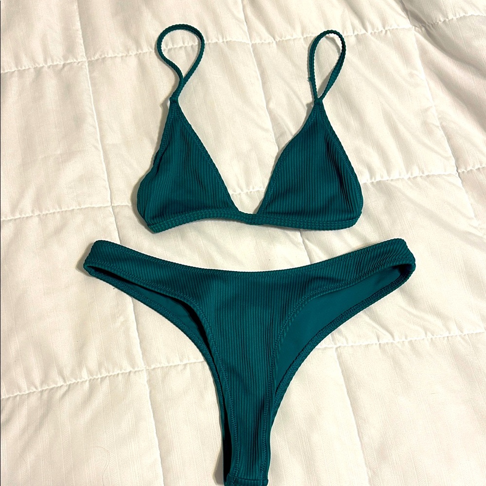 BRIGHT -  NEW no tags - never worn. Teal Triangle Bikini Set - Small